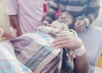 টুঙ্গিপাড়ায় রাস্তার মাটি নেওয়া নিয়ে বিরোধ, ছোট ভাইয়ের কো’পে বড় ভাই জ’খম