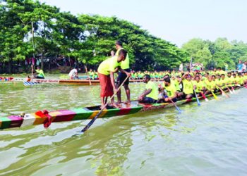 কাশিয়ানীর কুমার নদে নৌকাবাইচ, হাজারো মানুষের ঢল