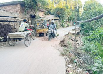 গোপালগঞ্জে নির্মানের ১০ গুণ বেশি ব্যয়ে রাস্তা সংস্কারেও কমেনি দুর্ভোগ