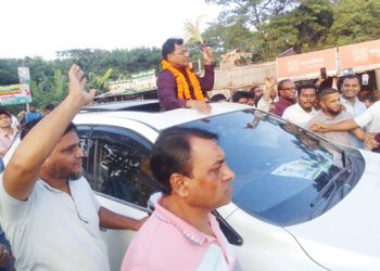 মুকসুদপুরে সেলিমুজ্জামান সেলিমকে বিএনপি নেতাকর্মী ও সাধারন মানুষের অভিনন্দন