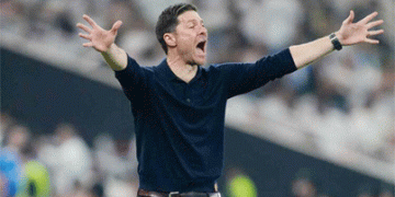 কোচ আলোনসোকে বরখাস্ত করলো রিয়াল মাদ্রিদ, নতুন কোচ আরবেলোয়া