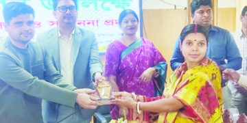 টুঙ্গিপাড়ায় আন্তর্জাতিক নারী দিবস উদ্‌যাপন: আলোচনা সভা ও সম্মাননা প্রদান